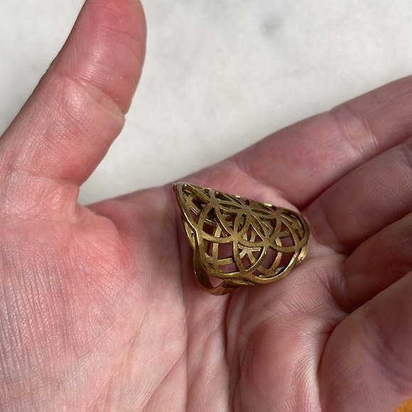 Vintage | Brass Sacred Geometry Ring | 7/8 - Picture 11 of 13